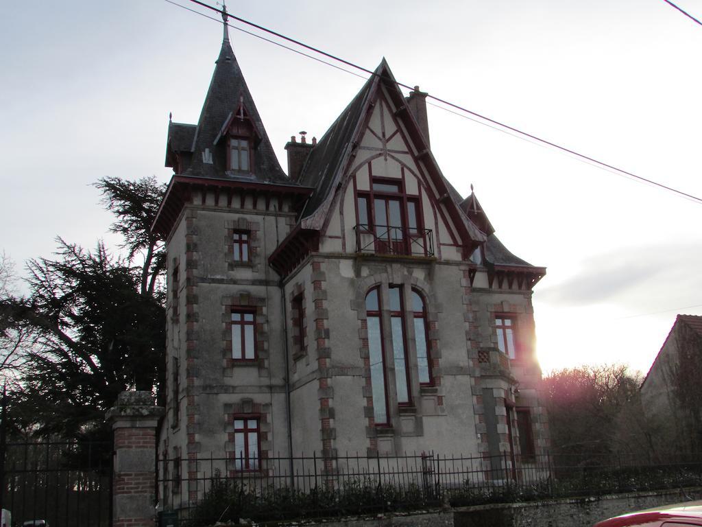 Chateau Lezat - Chambres D'Hotes La Souterraine Zewnętrze zdjęcie